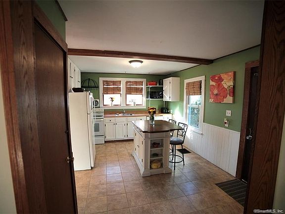 3rd image of 380 Burnham St