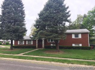 1 Kay Pl, Jacksonville, IL 62650