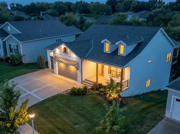 14172 S Red Bird St, Olathe, KS 66061