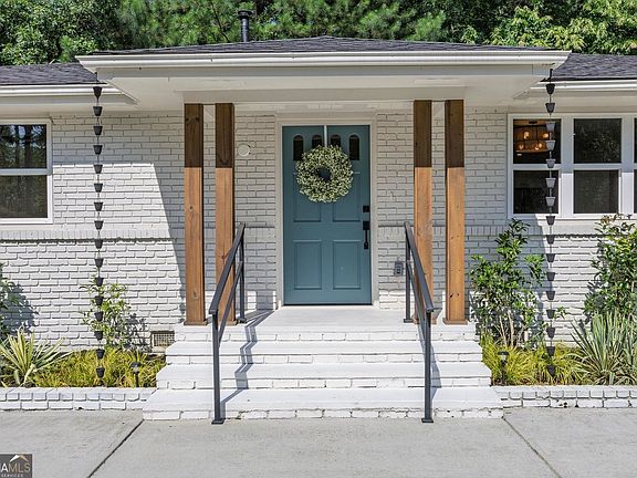 5th image of 401 Cottonwood Dr