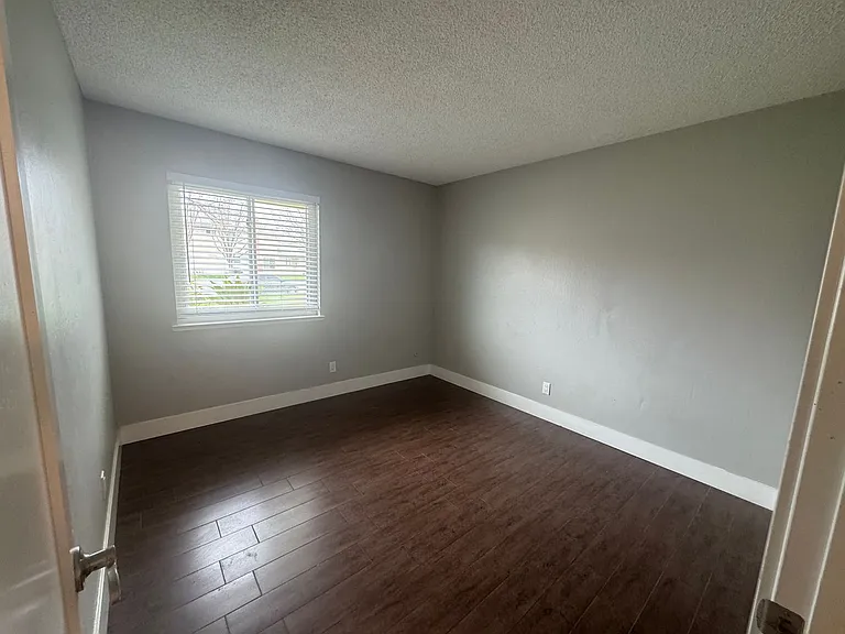 5619 42nd Street — Photo 14