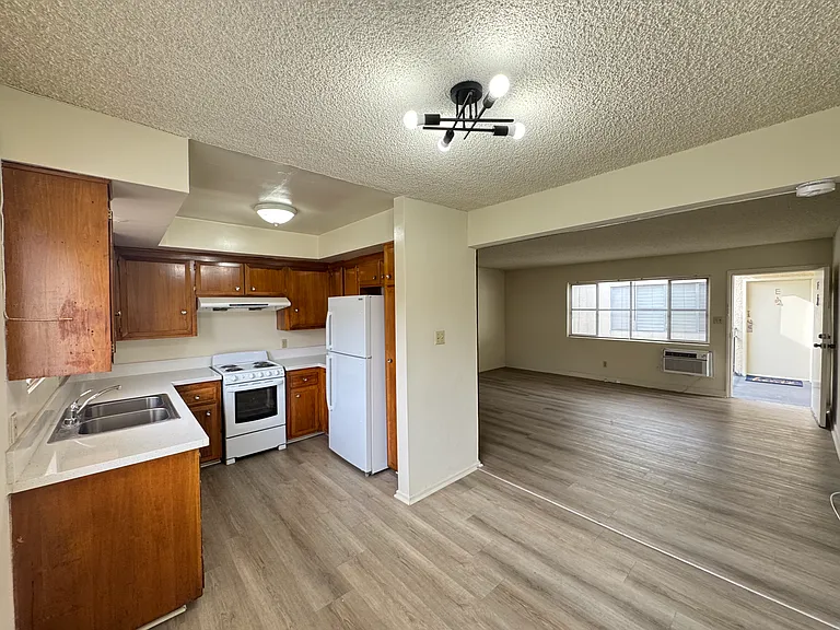 5708 Temple City Blvd — Photo 16
