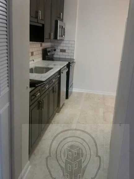 N Marine Dr — Photo 10