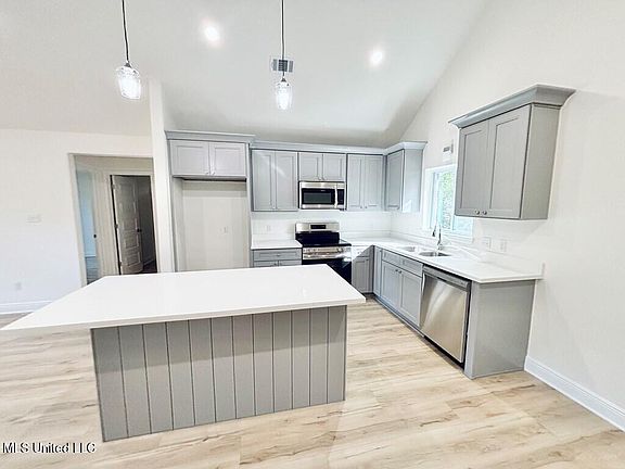 4th image of 4026 Violet St