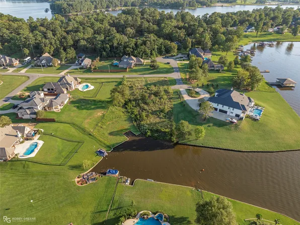 1104 Long Key Cir, Benton, LA 71006