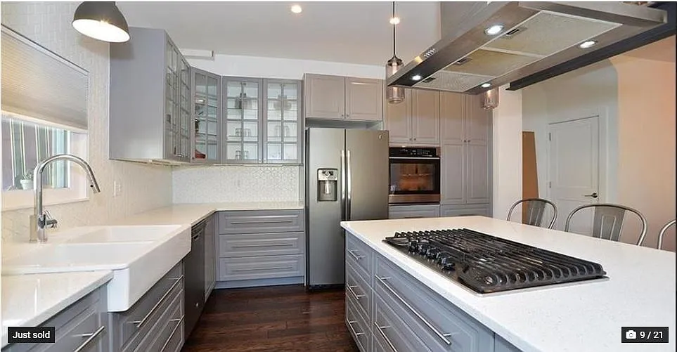 Kitchen - 5641 Carnegie St