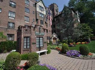 155 Garth Rd APT 1A, Scarsdale, NY 10583
