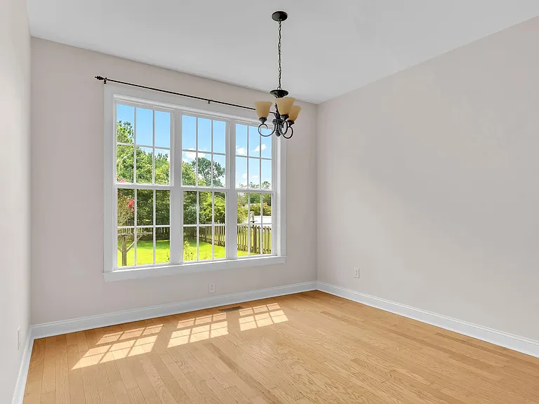 210 Raven Ridge Ct — Photo 11
