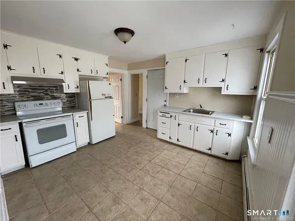96 Gridley St, Bristol, CT 06010