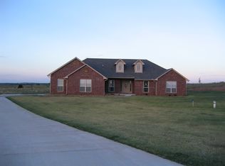 1900 Twin Spires Trl, Guthrie, OK 73044