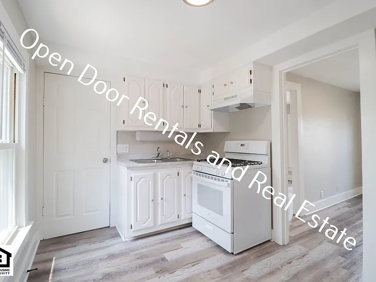 1918 Riedmiller Ave — Photo 3