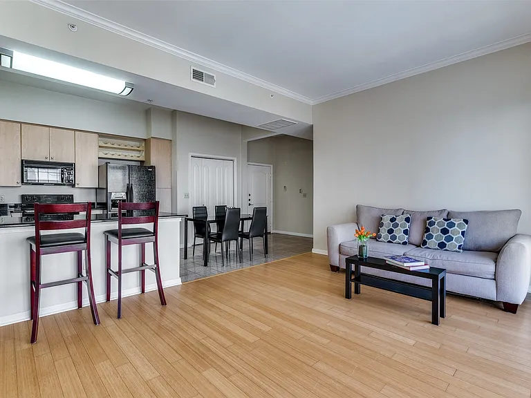 3225 Turtle Creek Blvd #1017 — Photo 3