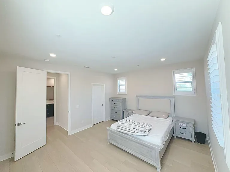 504 Cultivate — Photo 3