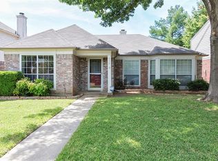 839 Sonora Ln, Grand Prairie, TX 75052