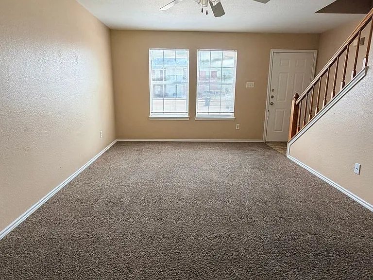 5703 Redstone Dr — Photo 13