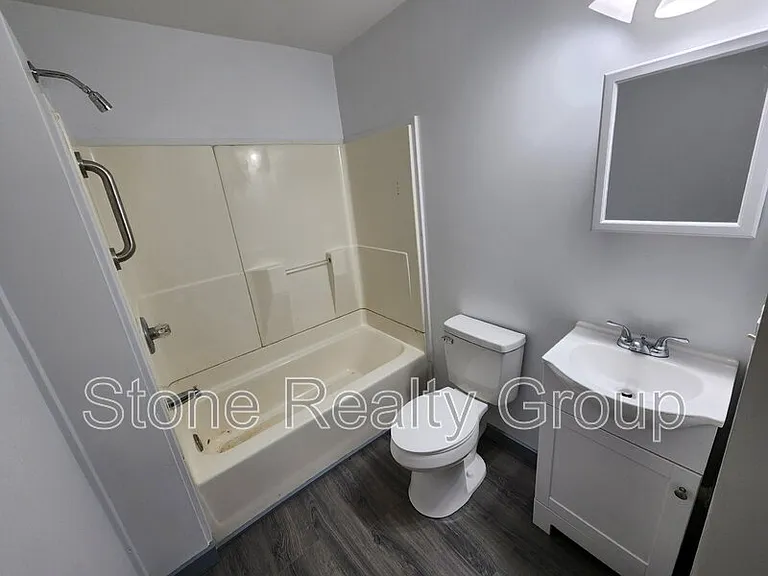 1265 E High St — Photo 7