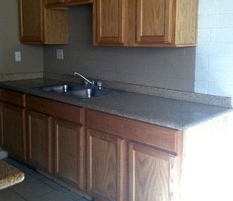 3rd image of 525 W 9th Pl APT B