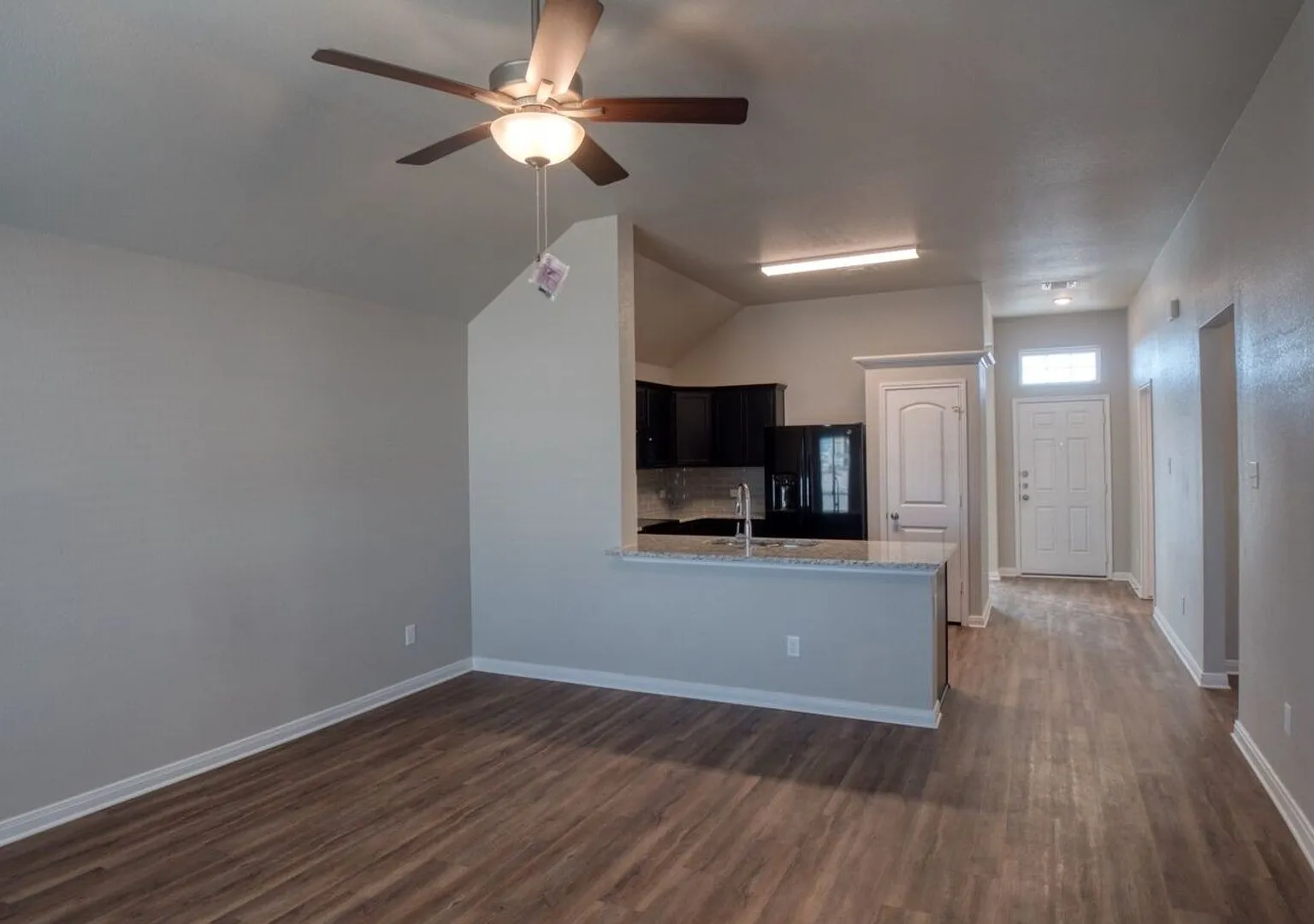 Spacious Single-Family Home Available Now! — Photo 1