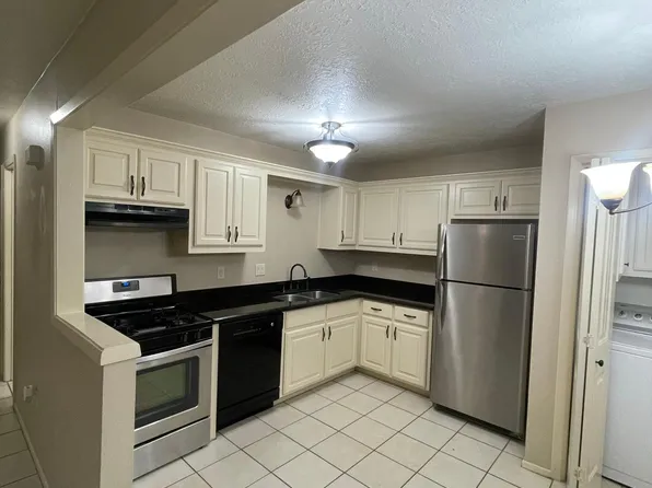 809 Frio Cir, Bryan, TX 77801