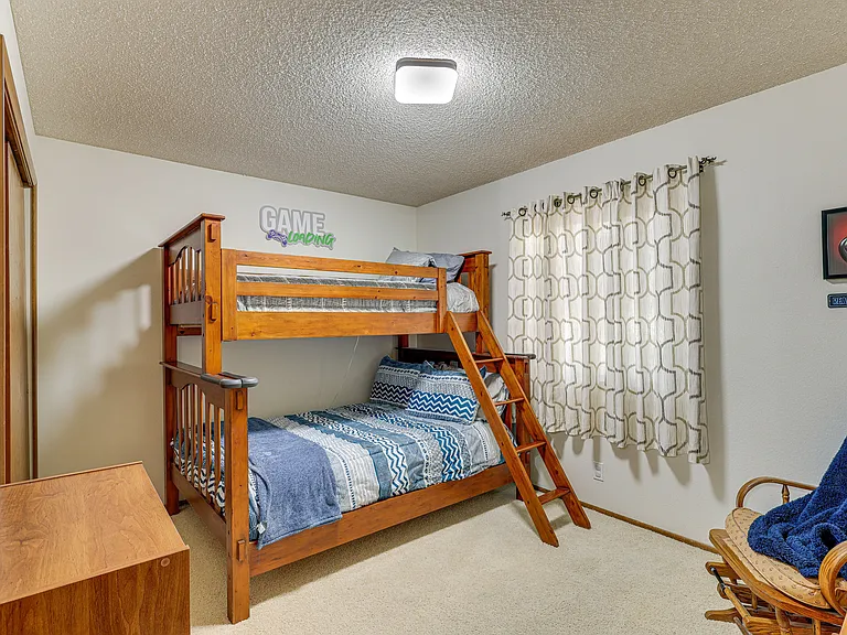 2400 Baron Dr — Photo 25