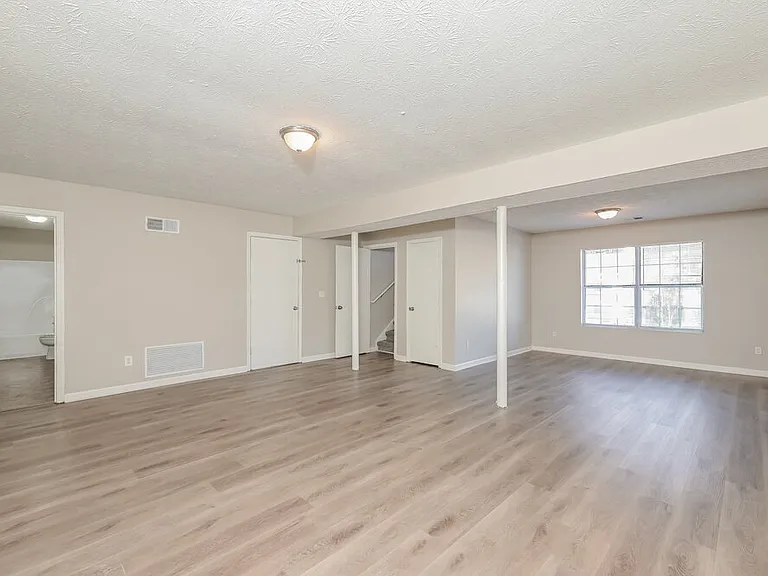2314 Hampton Dr — Photo 9