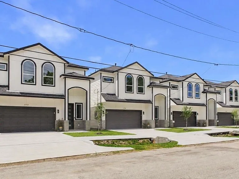 3748 Corder St — Photo 30