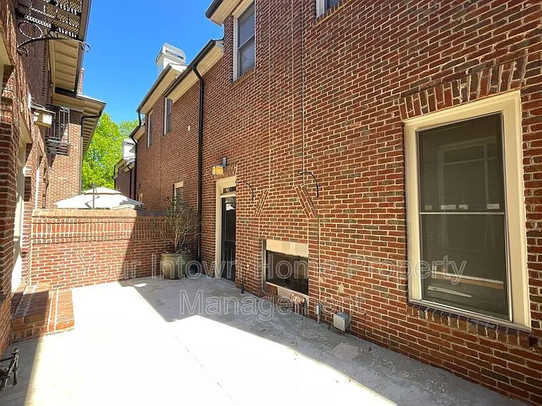 1867 Gordon Mnr NE — Photo 32