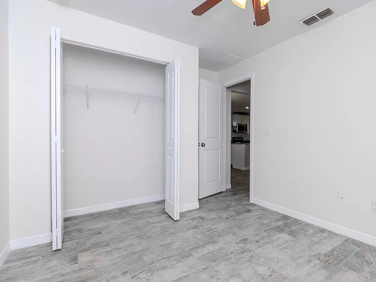 6235 S Adelia Ave — Photo 23