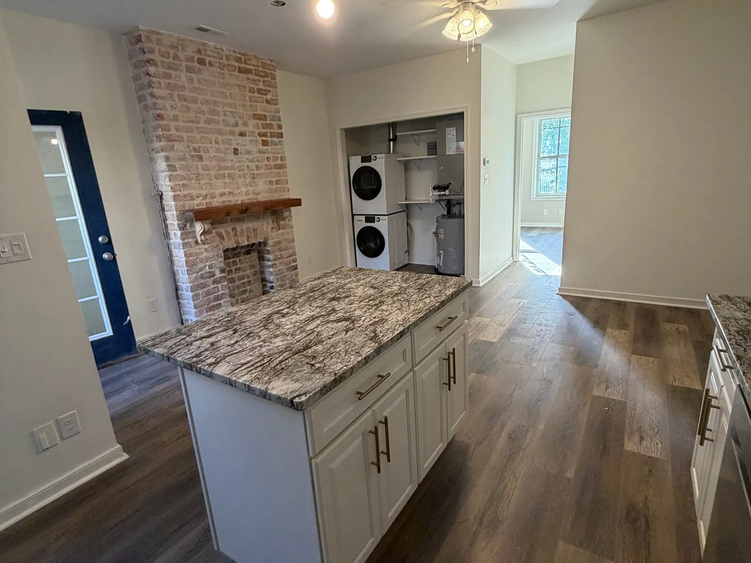 2 bed, 770 sqft, $1,895 — Photo 3