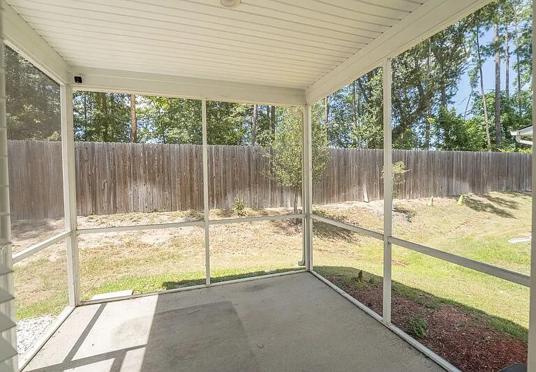 148 Benelli Dr — Photo 32
