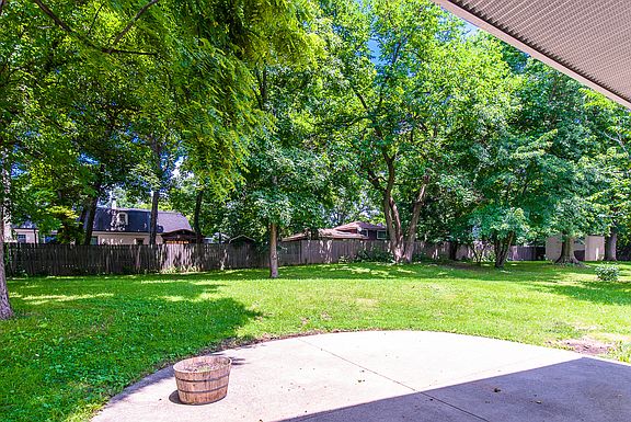 5th image of 24552 W Guinevere Ln
