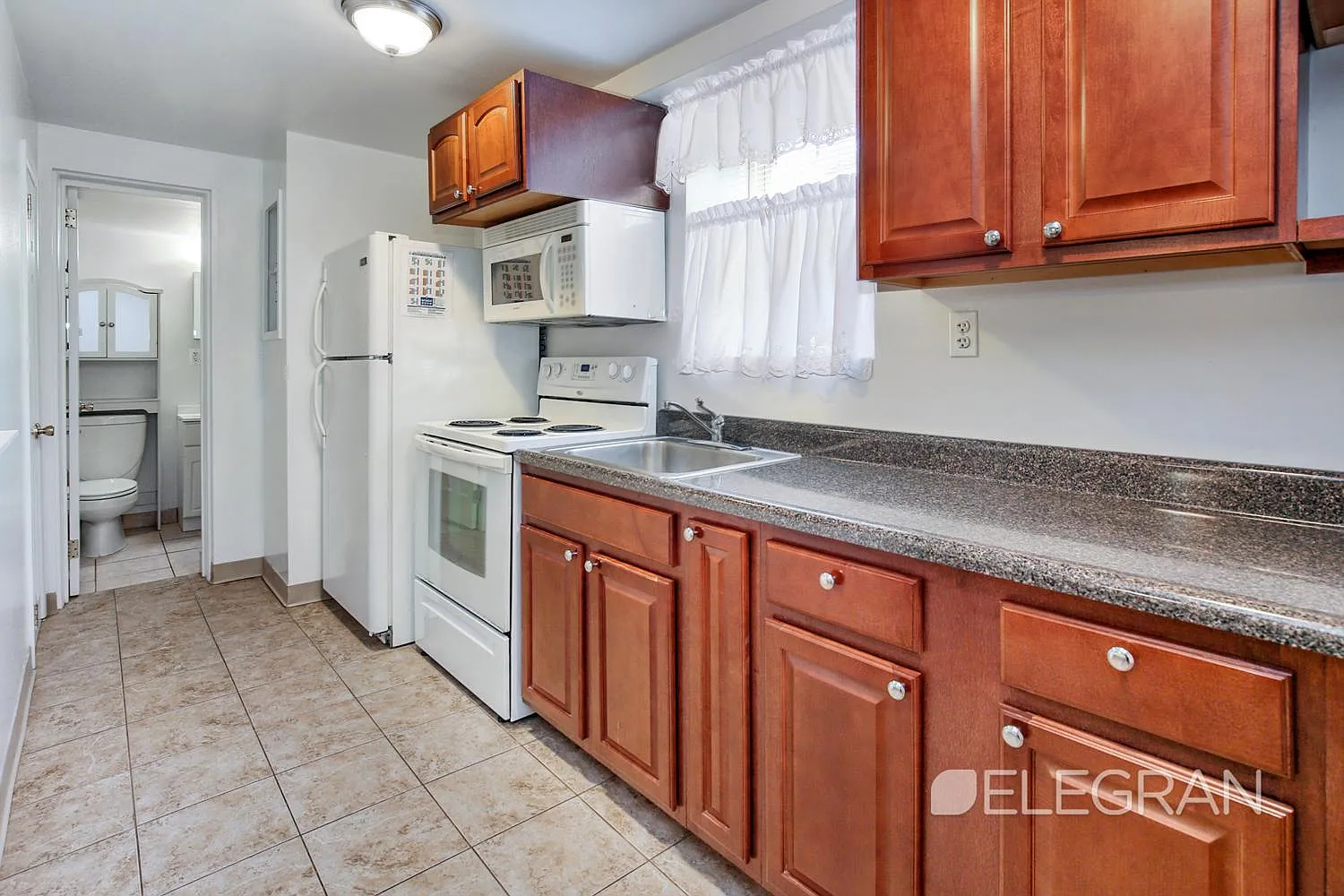 1 bed, 725 sqft, $2,100 — Photo 1