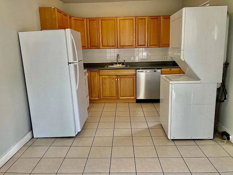 2635 E Lehigh Ave — Photo 1