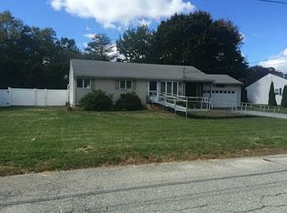 12 Sprague St, Smithfield, RI 02828
