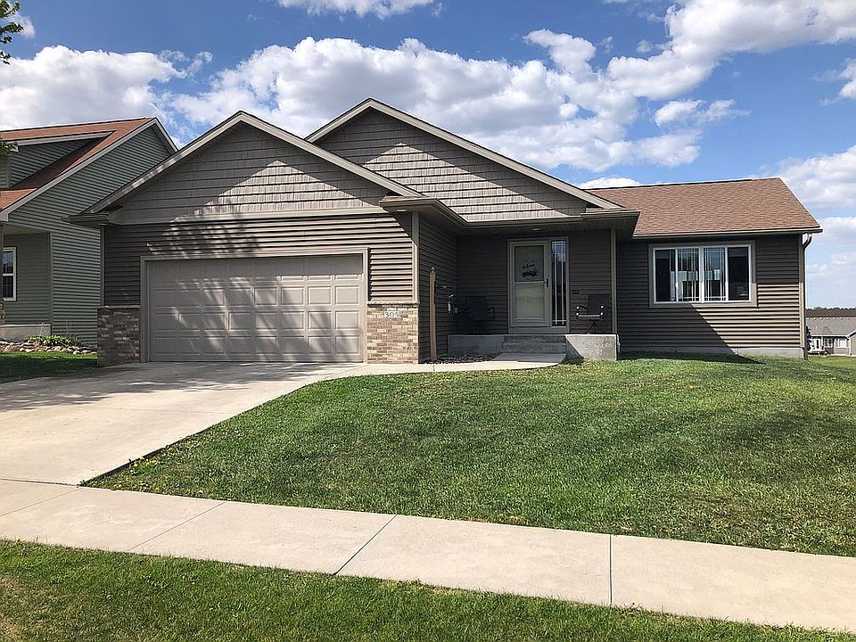 1st image of 305 Luella Pl NE