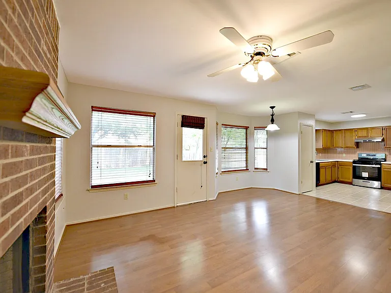 13329 Black Canyon Dr — Photo 8