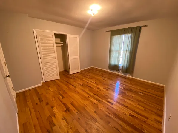 3339 Saint John Dr, East Pt, GA 30344