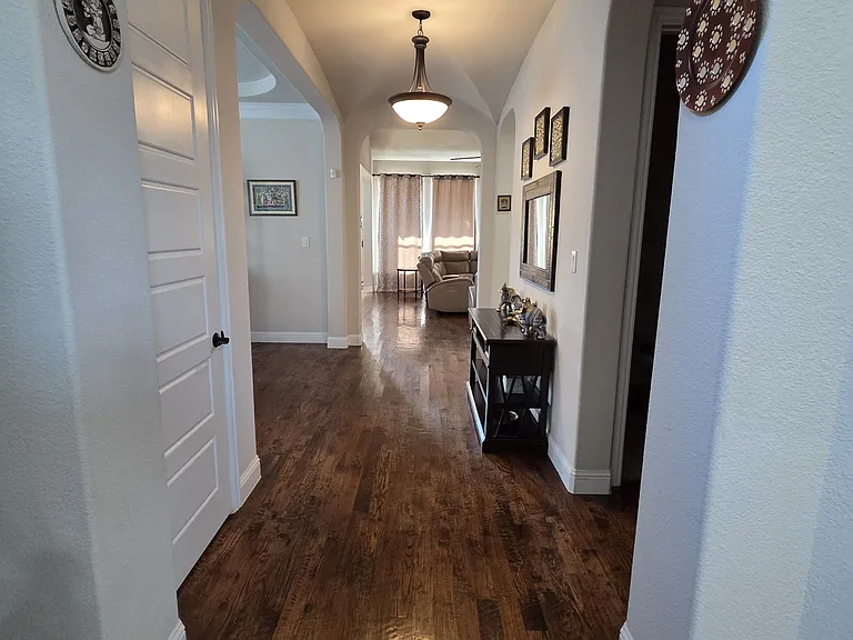 Hallway 1a
