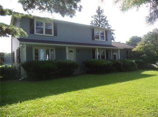 4392 Bussey Rd, Syracuse, NY 13215