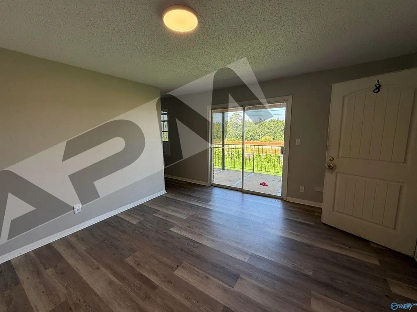 206 Cloverleaf — Photo 4