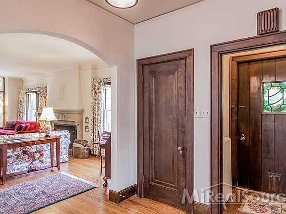 3rd image of 1112 Kensington Ave