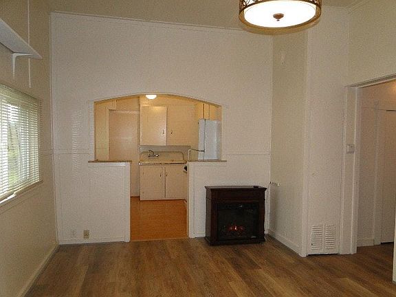 5th image of 11518 Valley Ave E APT 7