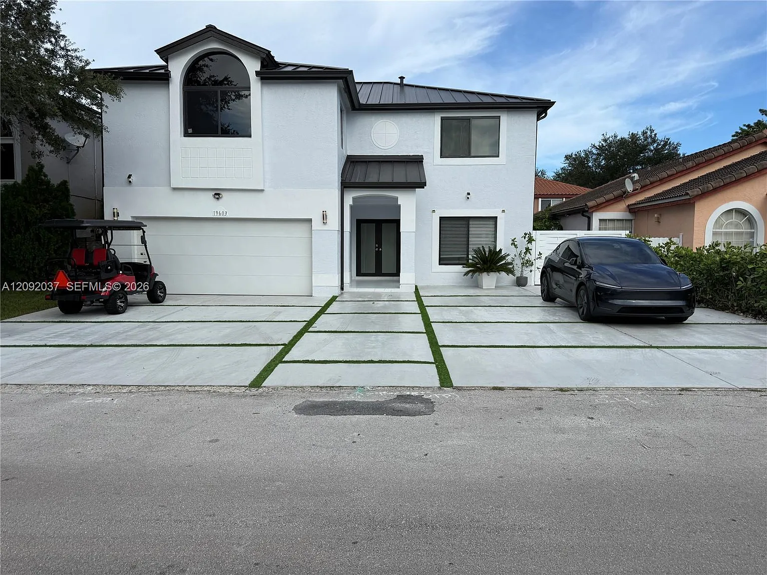Marbella Park 2nd Addn — Photo 1