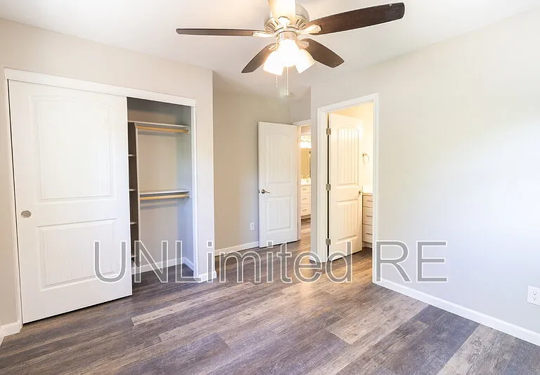 216 E Zuni Dr — Photo 15
