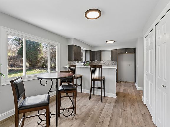 4th image of 735 Huntington Rd