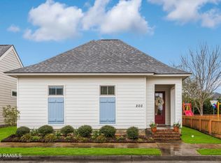 200 Fallen Oak Ln, Youngsville, LA 70592