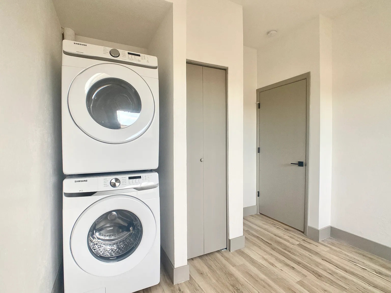 2 bed, 850 sqft, $1,500 — Photo 3