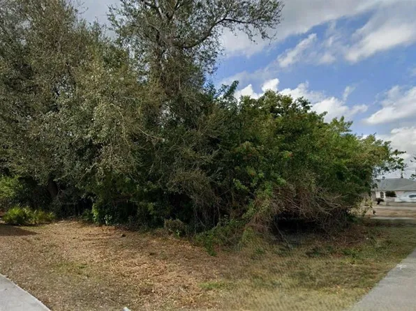 880 Neptune St #17, Pt Charlotte, FL 33948