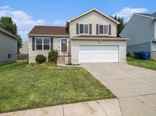 10870 Weber St, Omaha, NE 68142