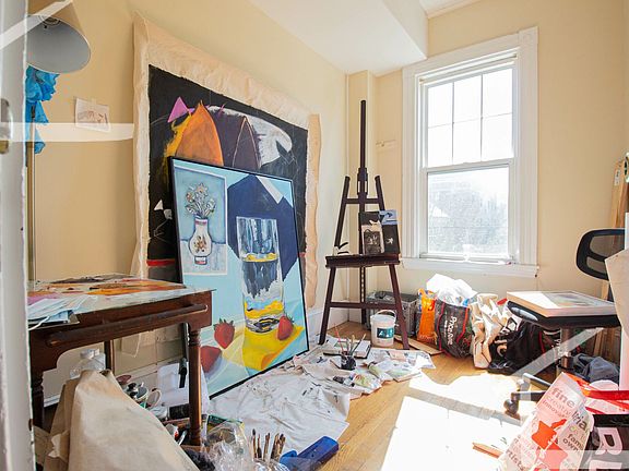 5th image of 19 Bennett St #1